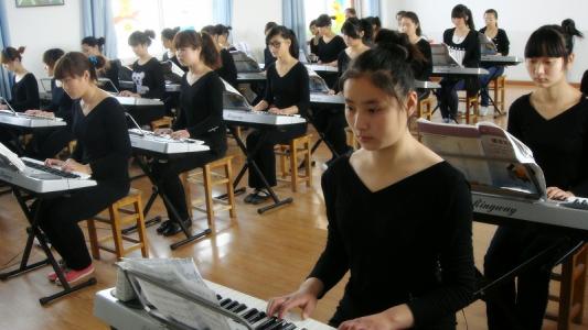 深圳女孩讀幼師學院好么
