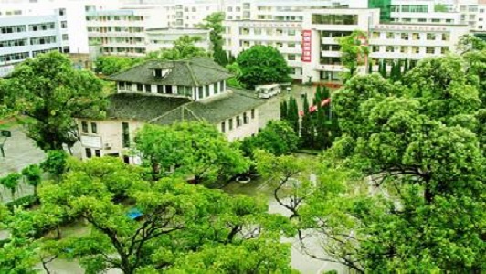 四川男孩子讀什么高鐵學(xué)校