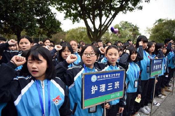 西安中專哪個學校比較好(?？谥袑Ｄ膫€學校比較好)
