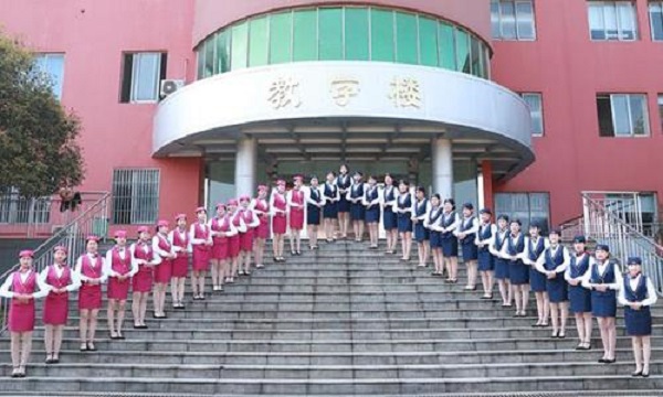 四川省鄰水縣興仁職業(yè)中學(xué)地址在哪里？