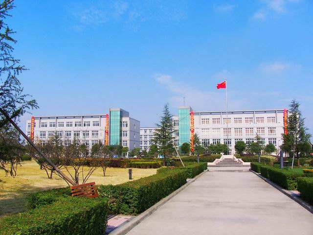四川省宜賓市商業(yè)職業(yè)職業(yè)中專學(xué)校2022年報考條件、招生要求、招收目標(biāo)圖2