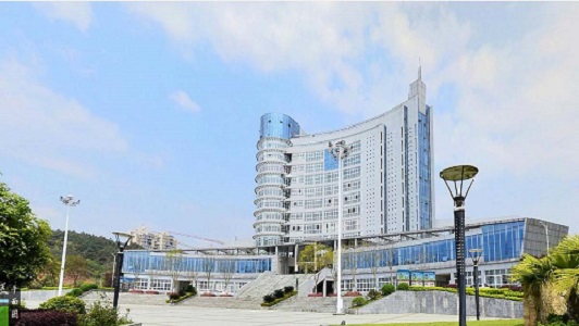 2022年四川長虹職業(yè)技術(shù)學(xué)校的學(xué)費(fèi)和費(fèi)用是多少？