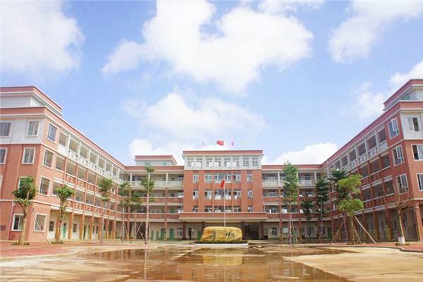 成都恒輝技術(shù)學(xué)校如何、怎么樣