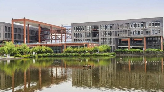 福州市格致中學(xué)（福州市格致中學(xué)校長(zhǎng)）
