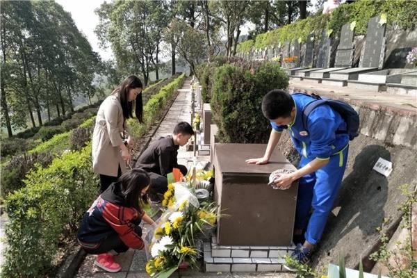 2022年成都實(shí)驗(yàn)商貿(mào)管理學(xué)校有哪些專(zhuān)業(yè)？