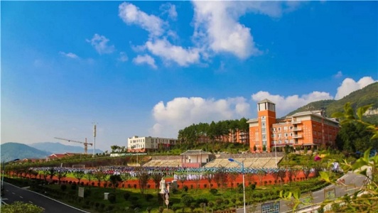 成都市有哪些高中(棠湖中學(xué)2021年中考錄取分?jǐn)?shù)線)