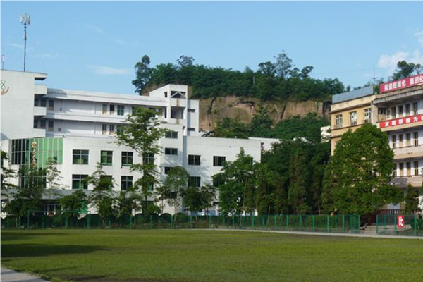 中專畢業(yè)去哪家學校好（中專畢業(yè)去哪家學校好就業(yè)）
