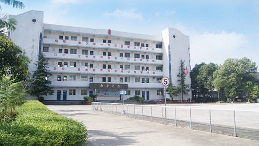 深圳女孩讀幼師學(xué)院