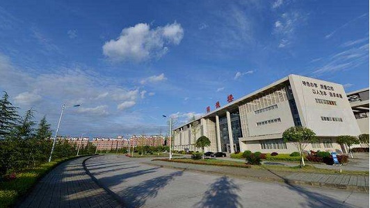 成都初中生能上汽修學校嗎？