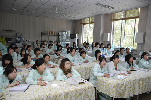 成都經(jīng)濟(jì)經(jīng)開區(qū)職業(yè)學(xué)校2021年招辦聯(lián)系方式