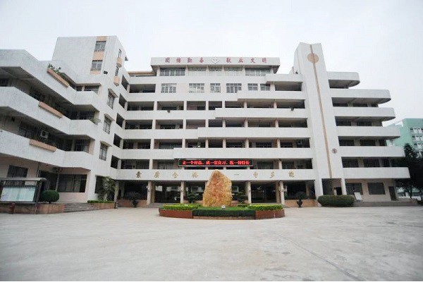 四川200年高鐵學校哪兒好圖2
