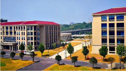2022年成都中山職業(yè)技術(shù)學校招生辦聯(lián)系電話
