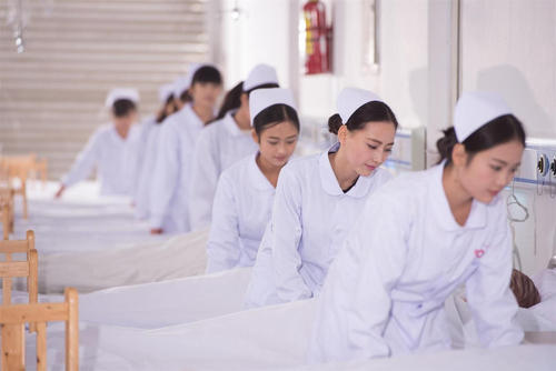 四川男孩子讀鐵路線學(xué)校怎么樣