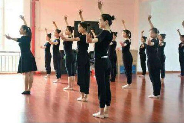 2021年成都初中生能上什么衛(wèi)校？