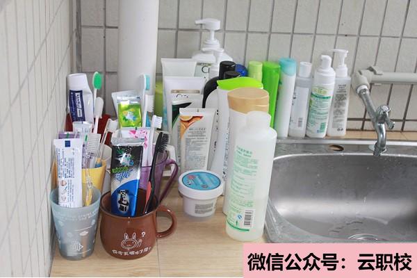 什么專業(yè)適合女生口腔修復(fù)工藝(蘇州2021年衛(wèi)校都有什么專業(yè)適合女生)