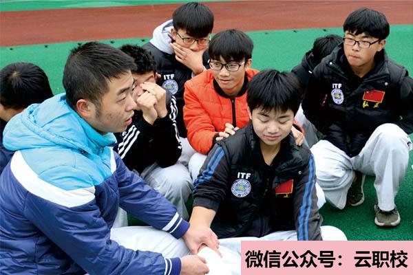 2021年衛(wèi)校什么專(zhuān)業(yè)適合女生護(hù)理專(zhuān)業(yè)圖1