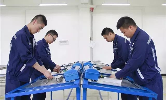 四川綿陽飛行職業(yè)技術學校(飛行職業(yè)學校的小知識點)
