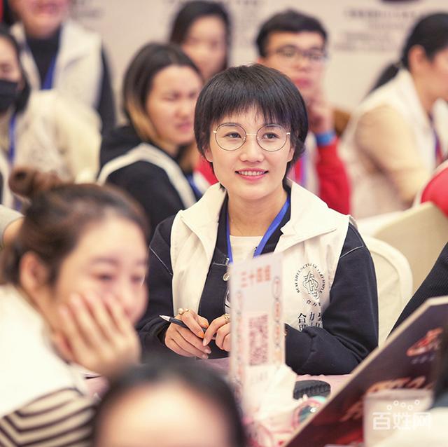 包含?？谀睦镉姓?guī)學(xué)美容學(xué)校的詞條