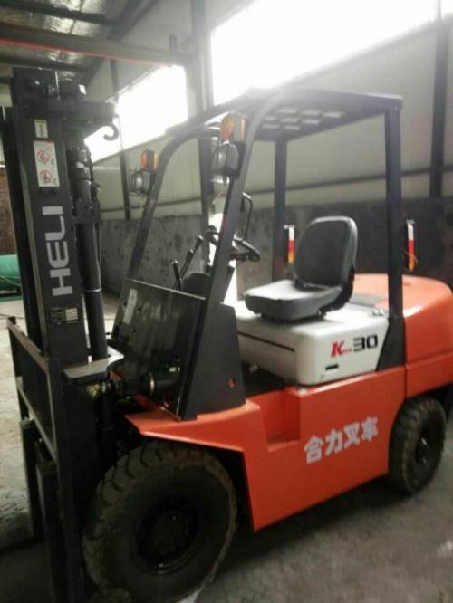 呼和浩特叉車(chē)證培訓(xùn)學(xué)校地址(呼和浩特市叉車(chē)本怎么考)