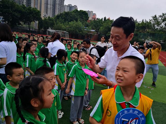四川廣安實驗學(xué)校的校長是誰的簡單介紹圖3