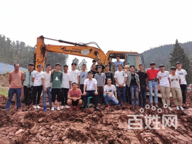 挖掘機培訓學校多久能學會(什么人不適合學挖機)