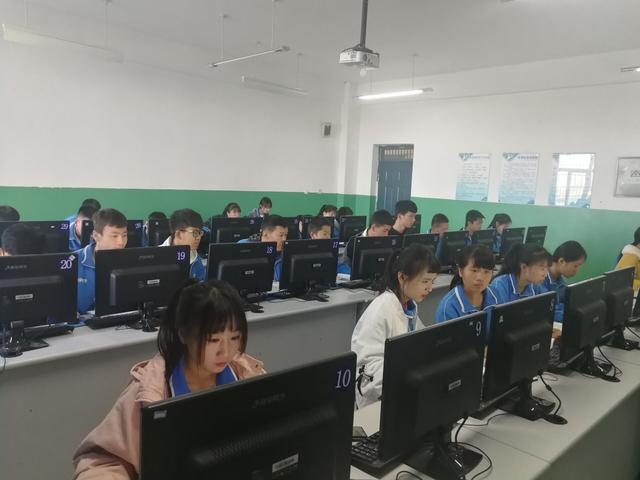 培訓電腦專業(yè)學校(計算機專業(yè)培訓)