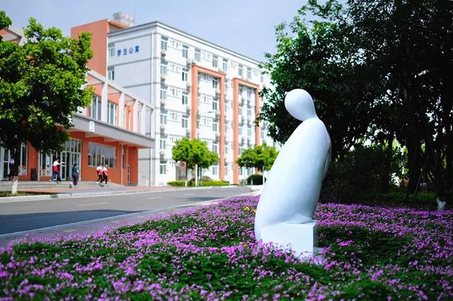 成都鐵路衛(wèi)生職業(yè)學(xué)校分數(shù)線(成都鐵路衛(wèi)生職業(yè)學(xué)校貼吧)