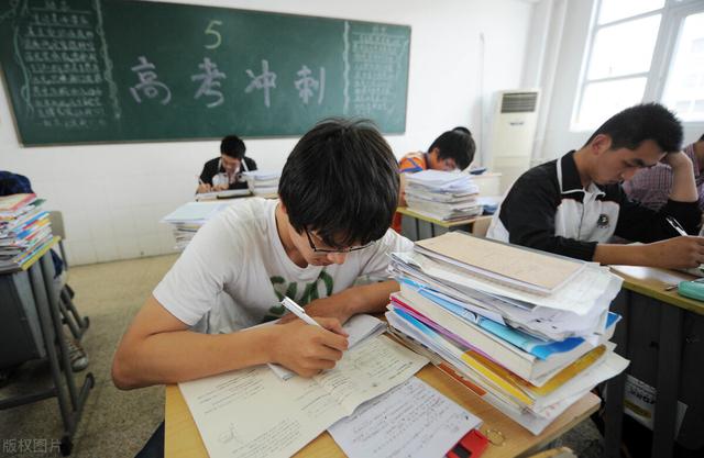成都藝術(shù)職業(yè)大學(xué)學(xué)費(成都藝術(shù)職業(yè)大學(xué)專升本)圖2