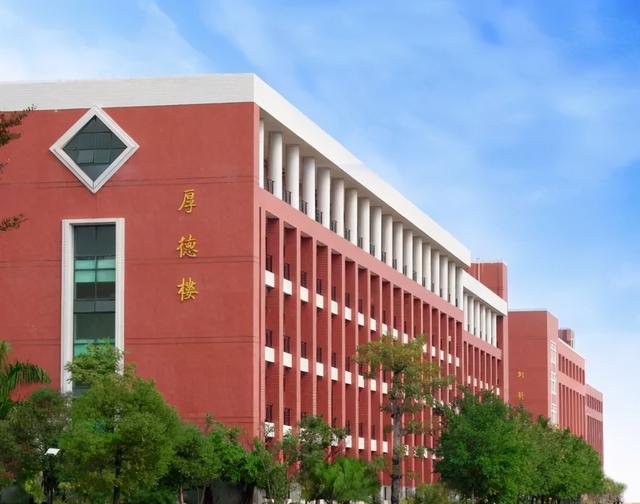 重慶口碑好的職業(yè)學(xué)校有哪些(重慶電訊職業(yè)學(xué)?？诒趺礃?