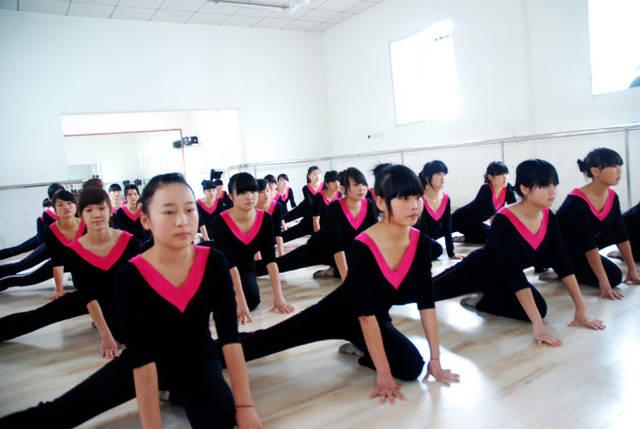四川成都幼兒師范學校分數(shù)線(湖北幼兒師范學校高等?？茖W校分數(shù)線)