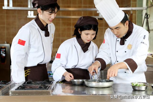 女孩子初中畢業(yè)學哪些專業(yè)比較好(初中畢業(yè)的女孩子可以學什么技術)
