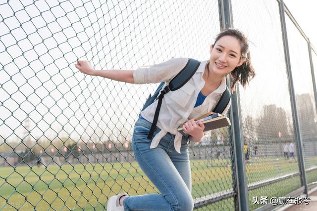 適合女生的職業(yè)學校有哪些專業(yè)(女生適合學什么職業(yè)學校)