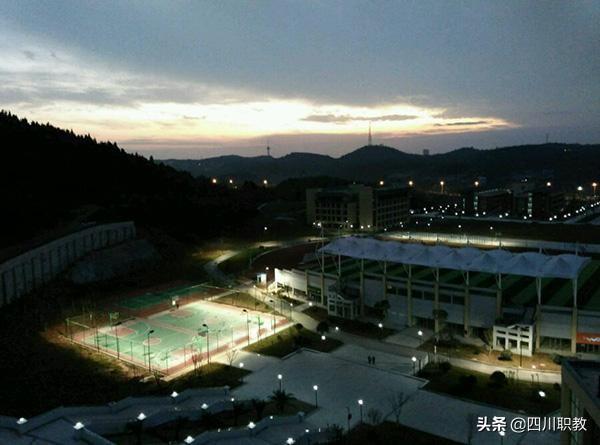 四川護理職業(yè)學院招初中生嗎(江蘇護理職業(yè)學院招初中生嗎)