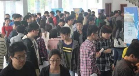 哪些人不適合學室內(nèi)設(shè)計(什么樣的人不適合學室內(nèi)設(shè)計)