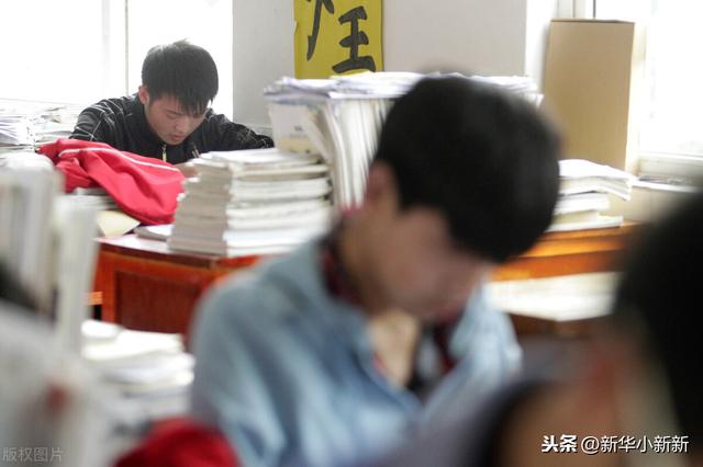 走單招好還是直接考?？坪?單招可以報考的學校)