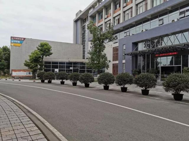 四川工商技術(shù)學(xué)校收費(fèi)(四川工商學(xué)校成都校區(qū))