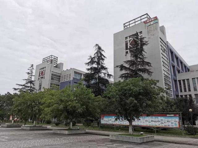 四川工商技術(shù)學(xué)校收費(fèi)(四川工商學(xué)校成都校區(qū))
