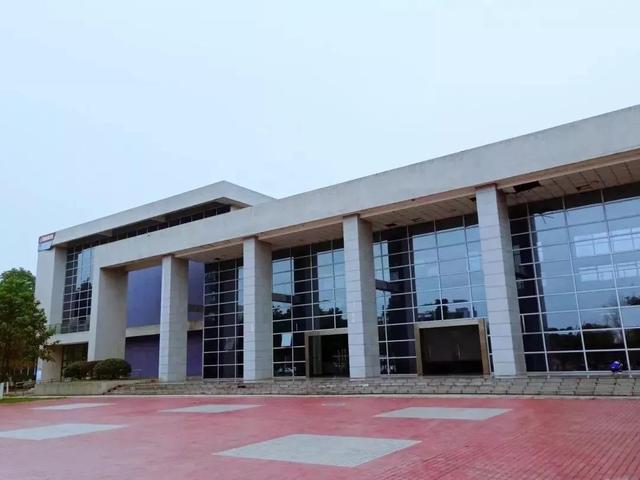 四川工商技術(shù)學(xué)校收費(fèi)(四川工商學(xué)校成都校區(qū))
