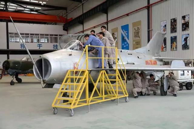 成都空乘職業(yè)技術學校(成都航空職業(yè)技術學?？粘朔謹?shù))