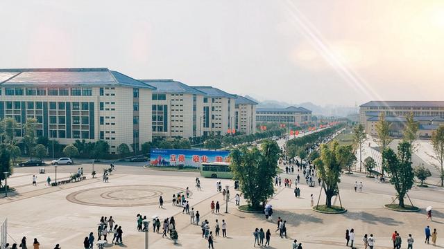 成都市達縣職業(yè)高級中學(xué)(達縣職業(yè)高級中學(xué)招生簡章)