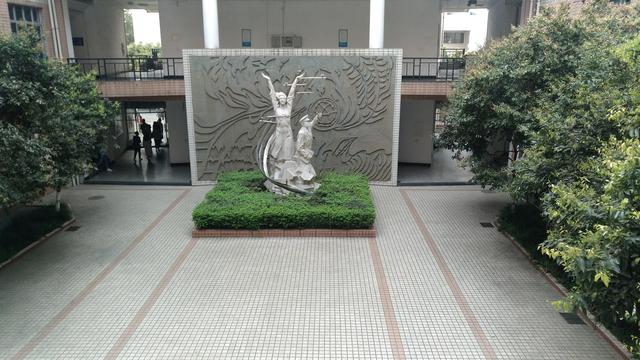 成都成醫(yī)一附院護士學(xué)校的簡單介紹圖2