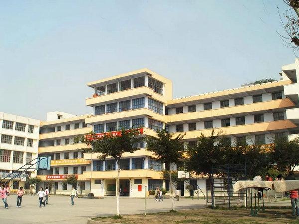綿陽九洲技工學(xué)校(綿陽九洲技工學(xué)校是公辦還是民辦)