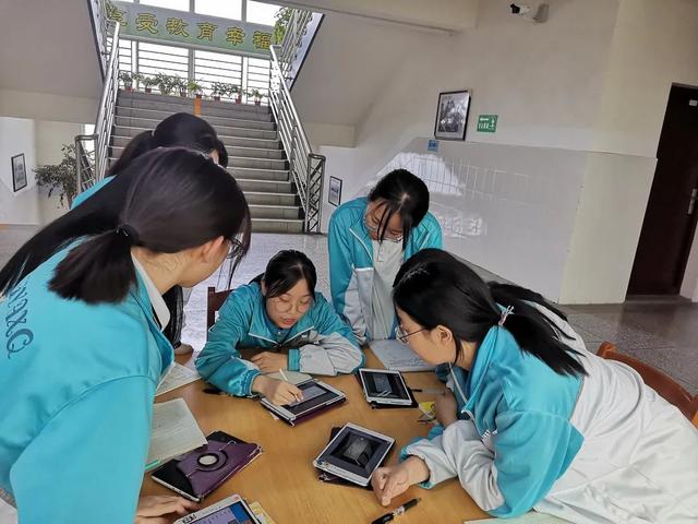 成都市電子信息學校怎么樣(成都市電子信息技術學校)