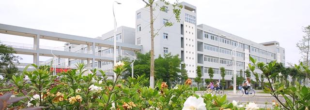 溫江技工學(xué)校排名(四川省化工高級技工學(xué)校)