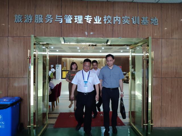 成都電子信息技術學校(成都電子信息技術學校是中專還是大專)