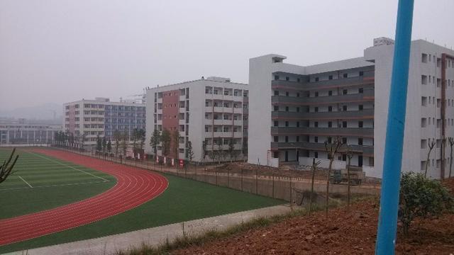 四川省中專學(xué)校排名榜(廣西中專學(xué)校排名榜)圖3