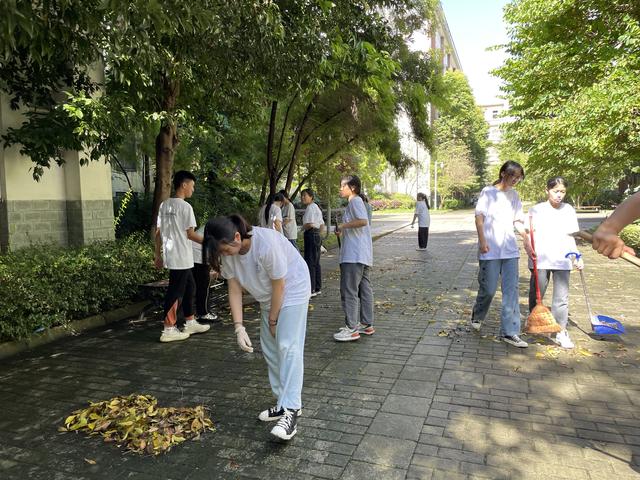 四川省旅游職業(yè)學(xué)校(海口旅游職業(yè)學(xué)校)
