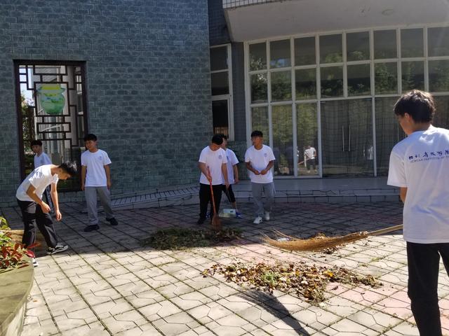 四川省旅游職業(yè)學(xué)校(海口旅游職業(yè)學(xué)校)