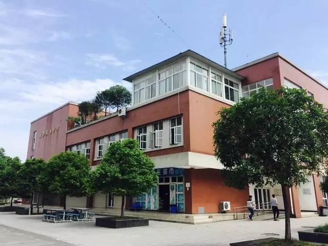 都江堰中職學校(都江堰光亞學校好不好)
