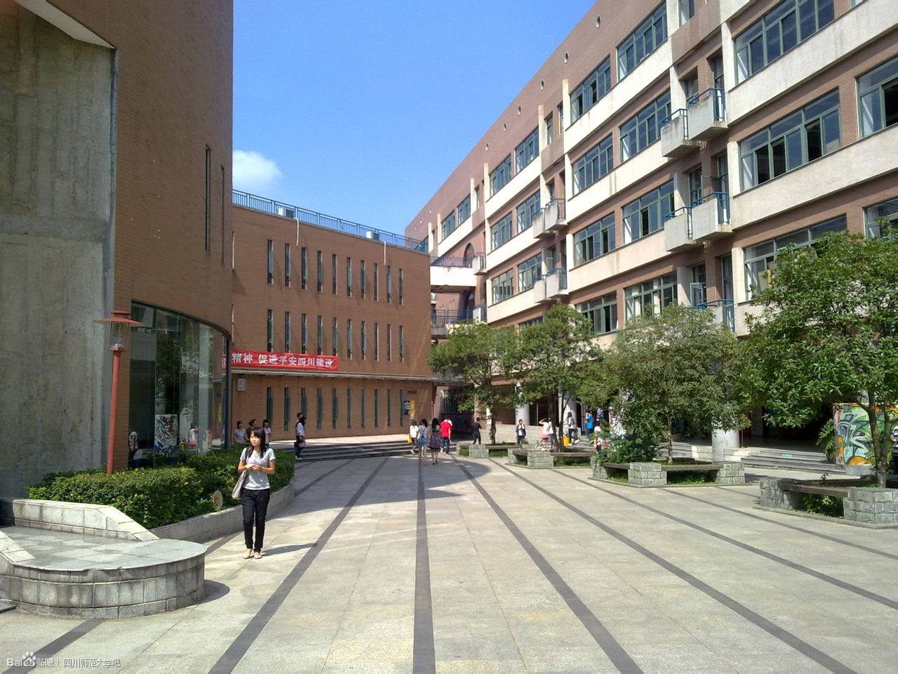 四川師范學校地址(四川師范大學是幾本)